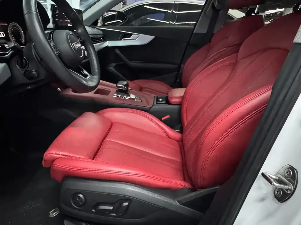 Audi A4L 2023 из CN, фото 4