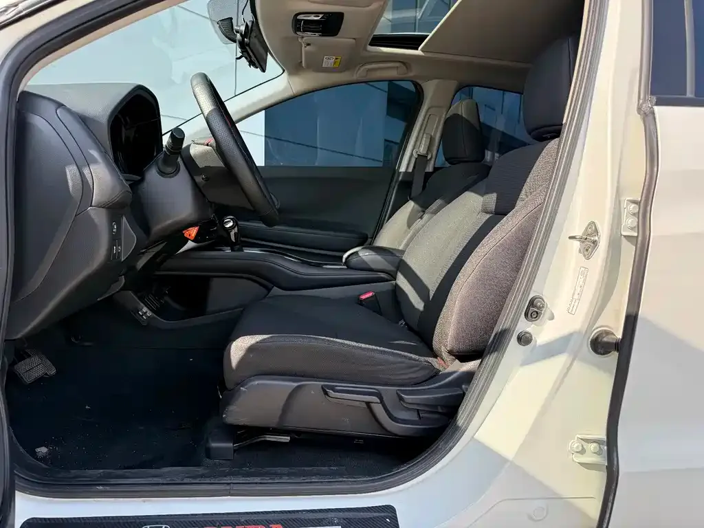 Honda Vezel 2021 из CN, фото 10