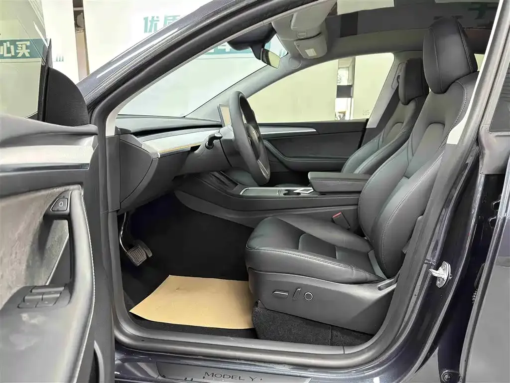 Tesla Model Y 2024 из CN, фото 6