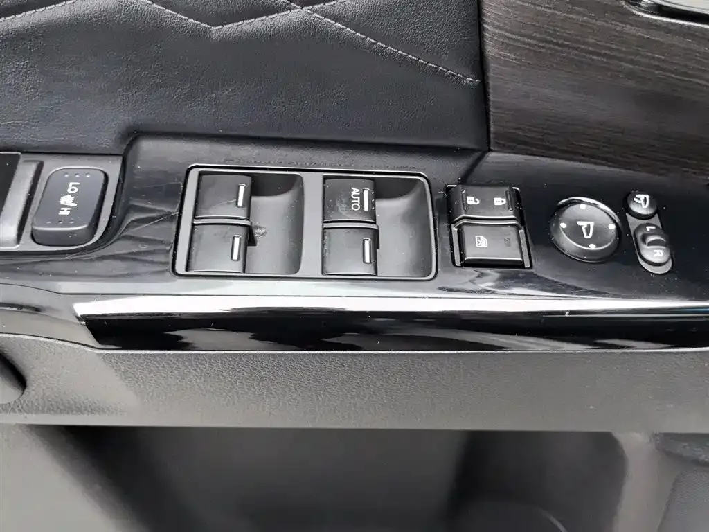 Honda Elysion 2023 из CN, фото 9