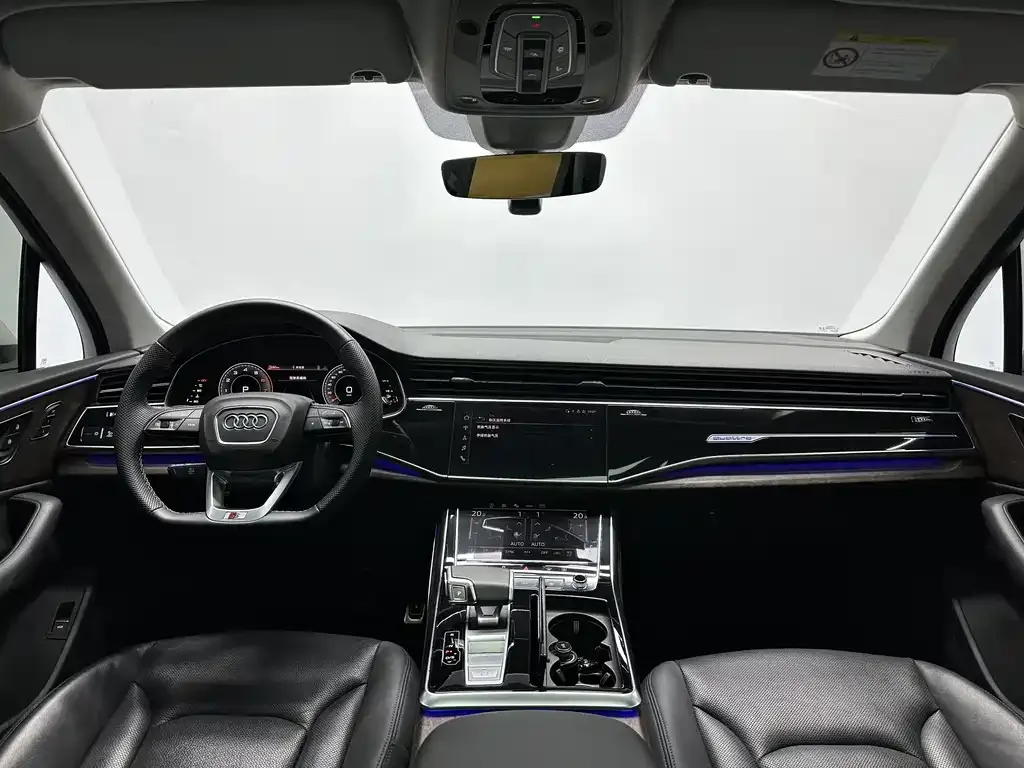 Audi Q7 2021 из CN, фото 10
