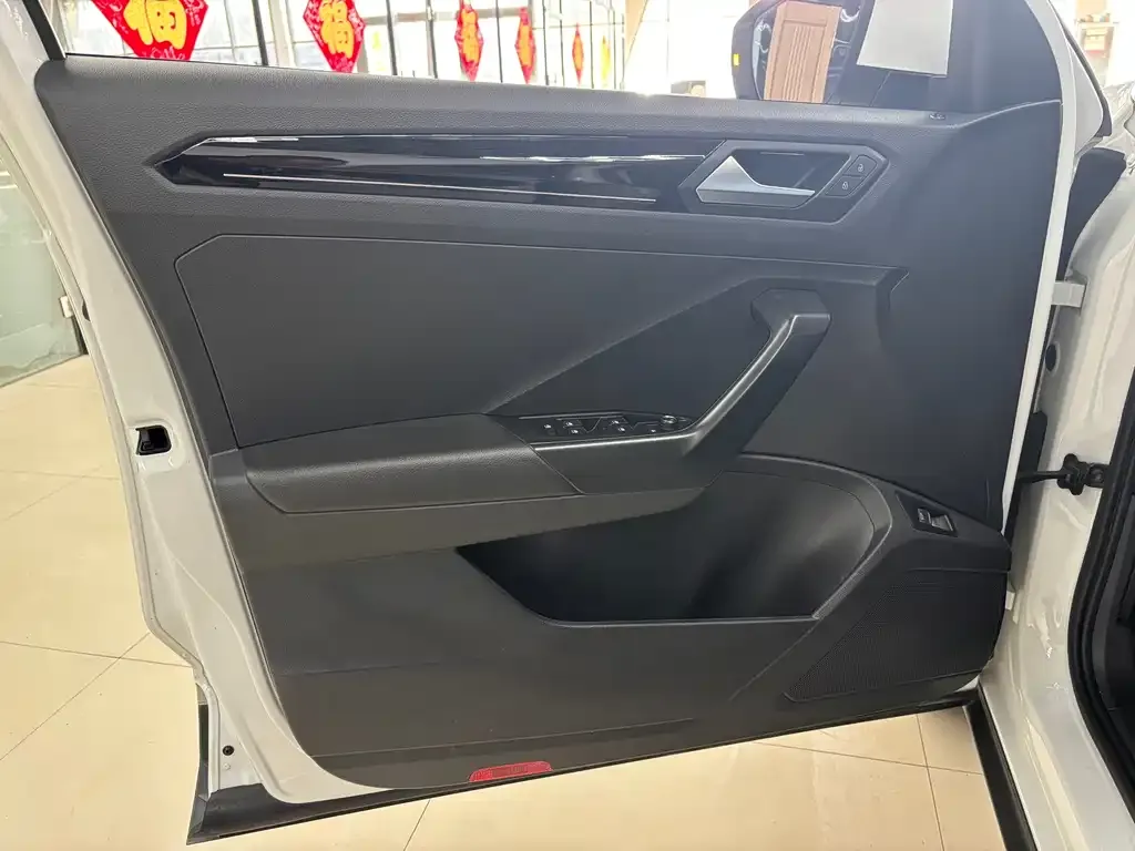 Volkswagen T-Roc 2022 из CN, фото 8