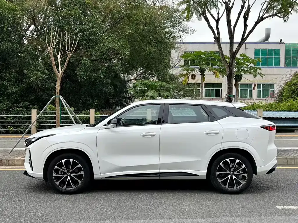 Changan UNI-Z New Energy 2024 из CN, фото 3