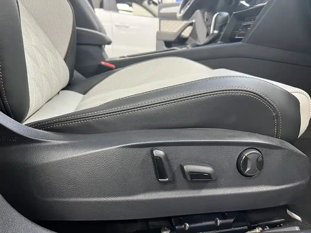 Volkswagen Magotan 2023 из CN, фото 10