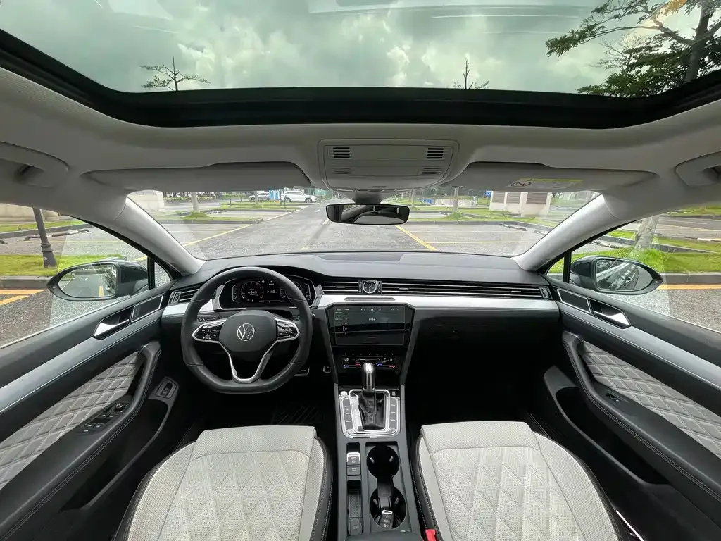 Volkswagen Magotan 2023 из CN, фото 4