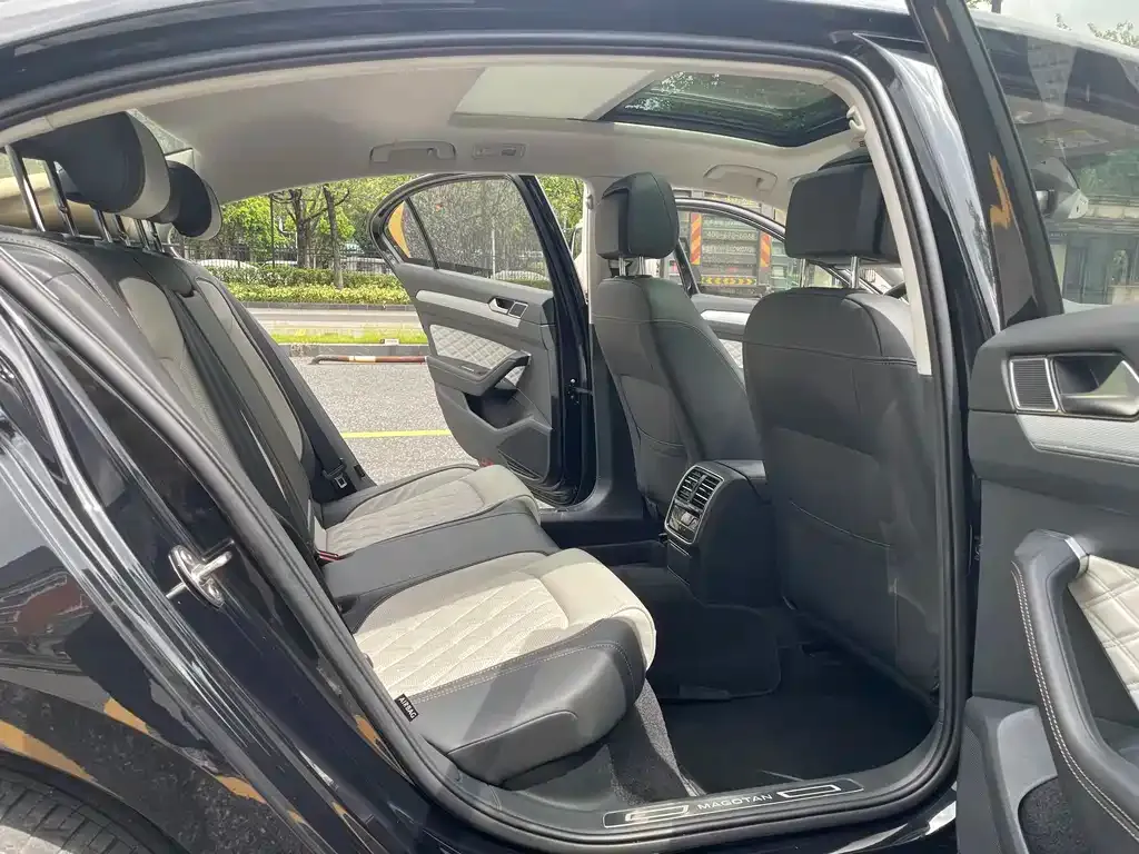 Volkswagen Magotan 2023 из CN, фото 6