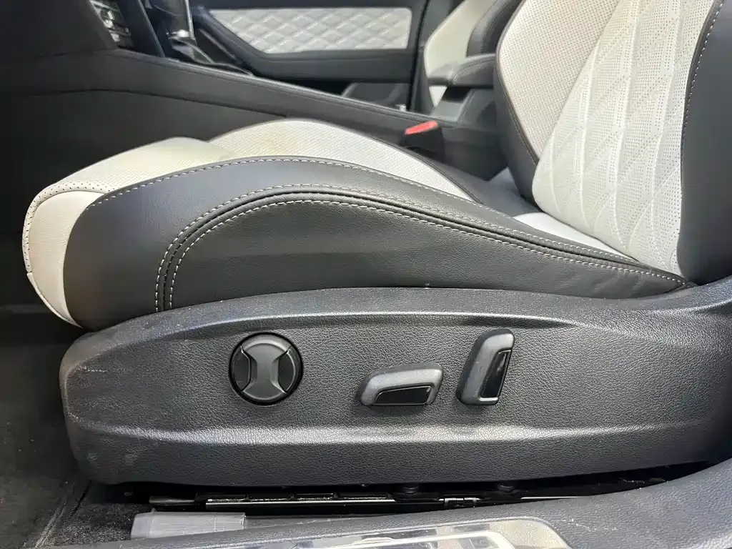 Volkswagen Magotan 2023 из CN, фото 9