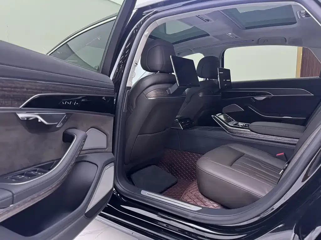 Audi A8 2021 из CN, фото 5
