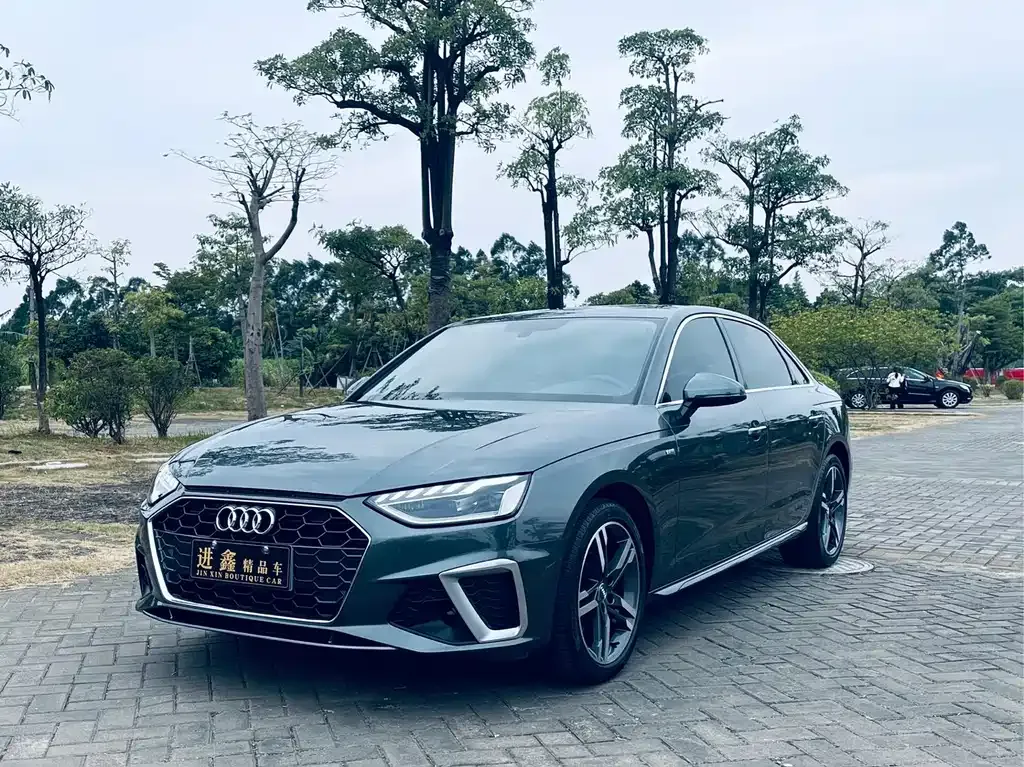 Audi A4L 2021 из CN, фото 1