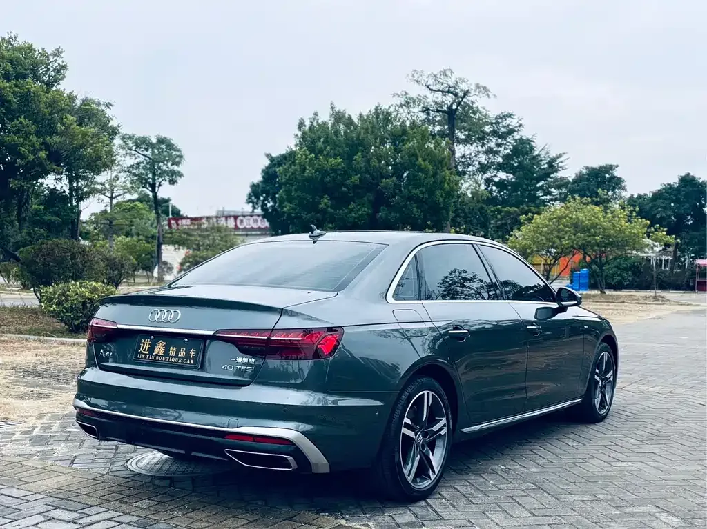 Audi A4L 2021 из CN, фото 4