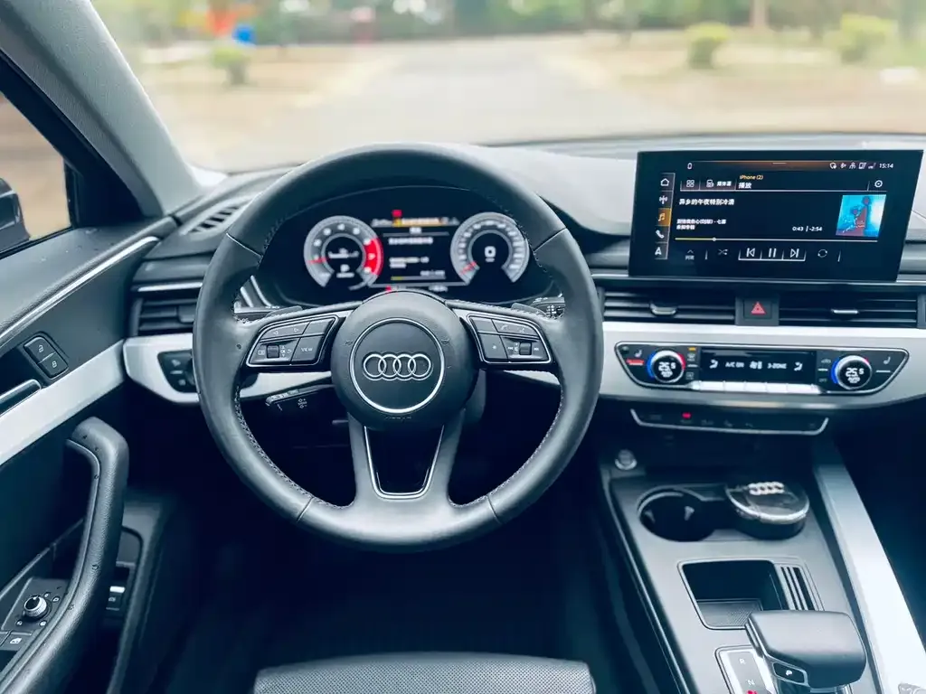 Audi A4L 2021 из CN, фото 8