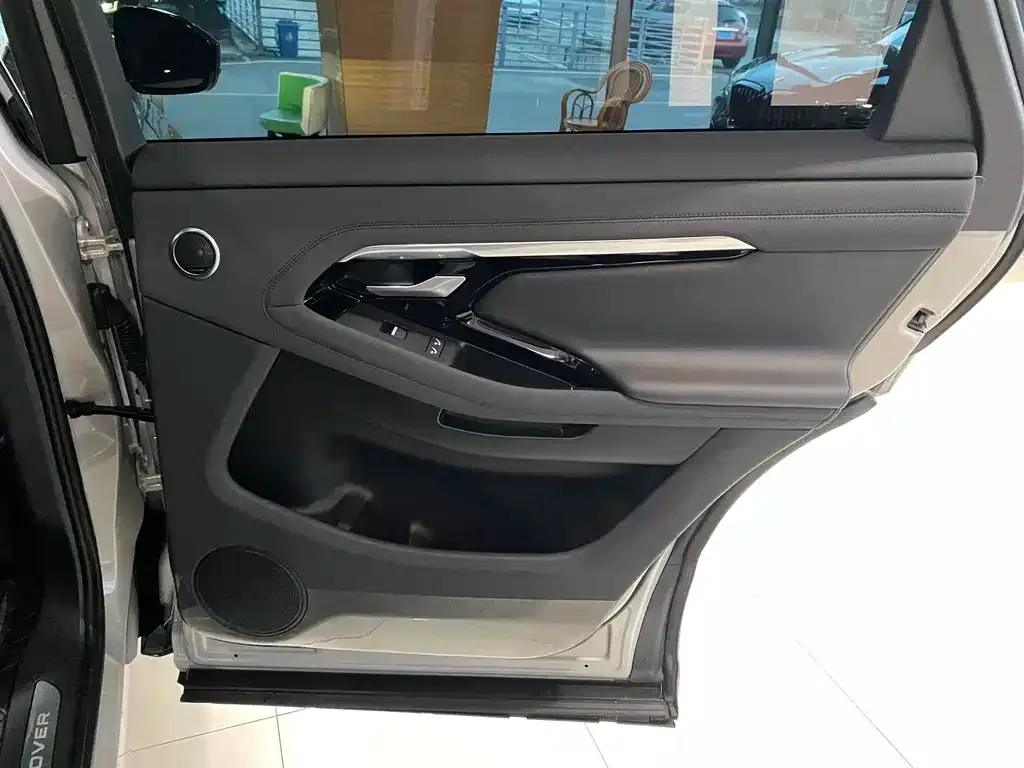 Land Rover Evoque 2023 из CN, фото 8