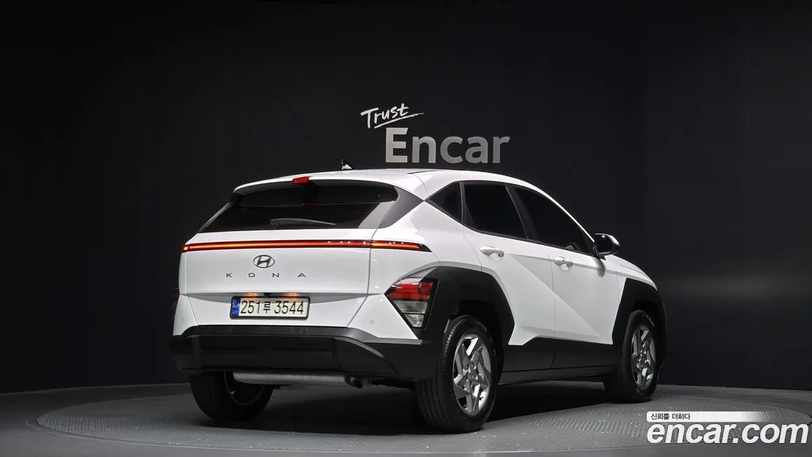 Hyundai Kona — фото 2