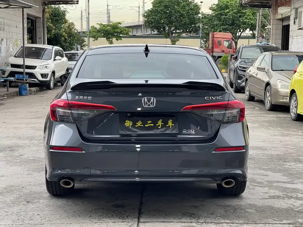 Honda Civic — фото 8