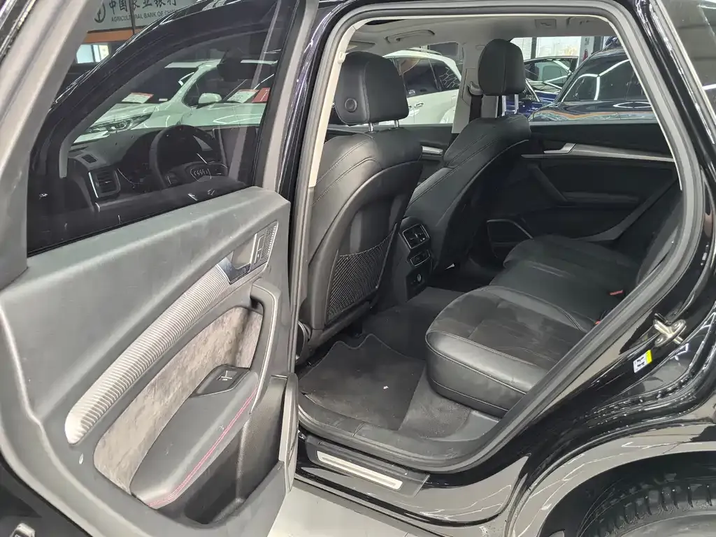 Audi Q5L 2021 из CN, фото 9