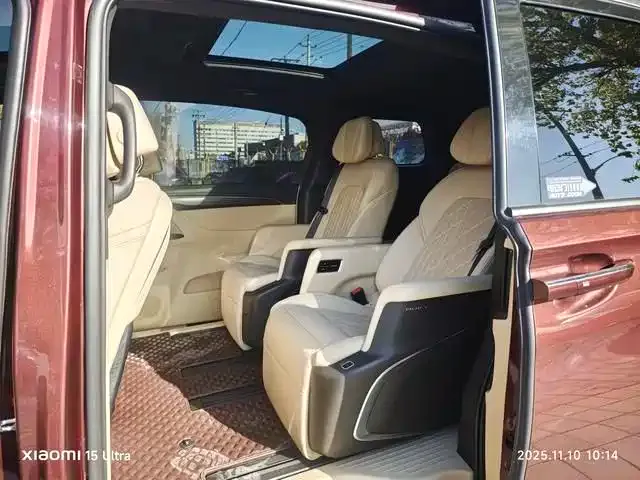 Buick GL8 2022 из CN, фото 10
