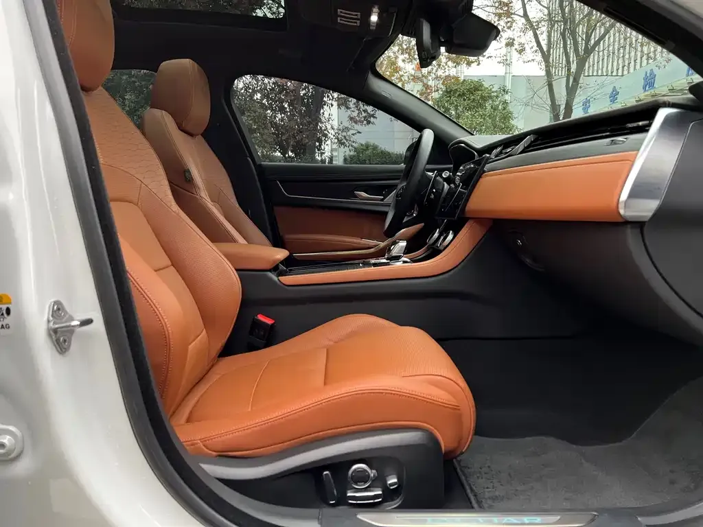 Jaguar XFL 2024 из CN, фото 8