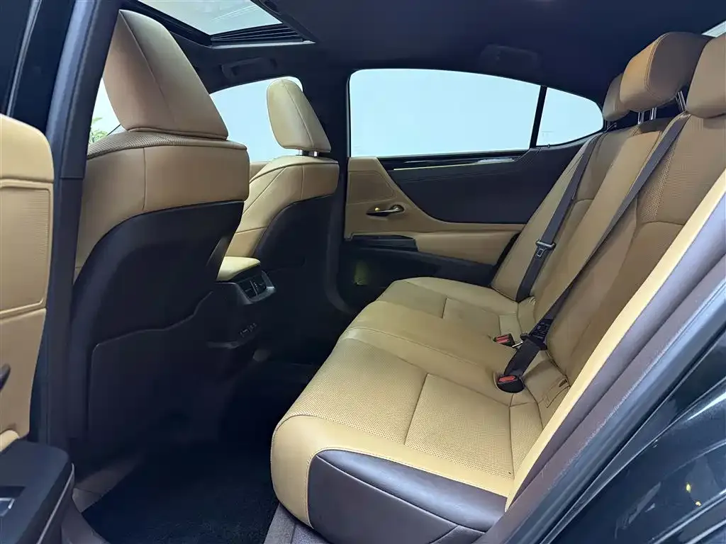 Lexus ES 2021 из CN, фото 4