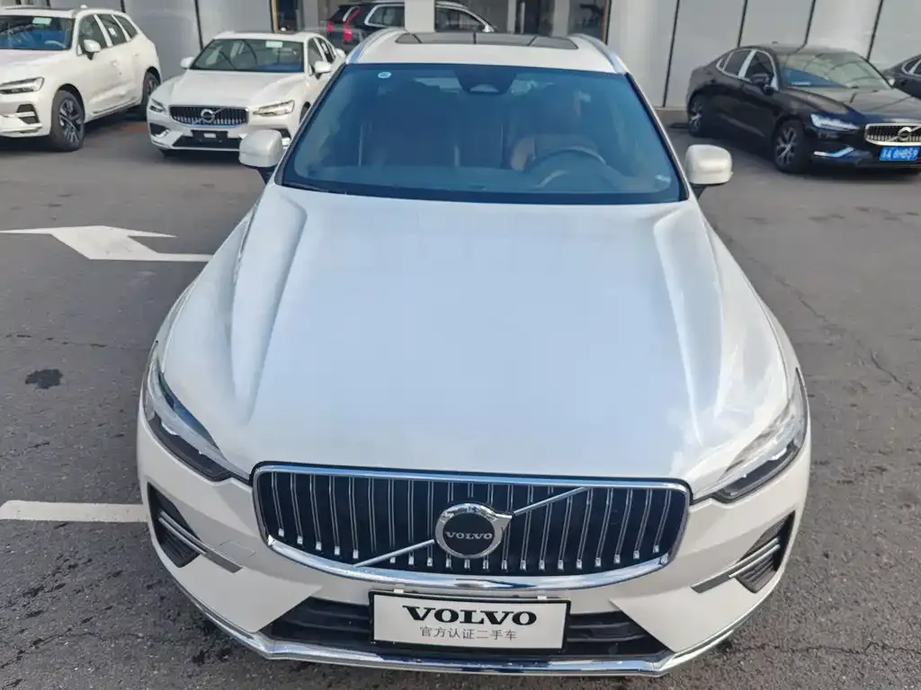 Volvo XC60 — фото 4