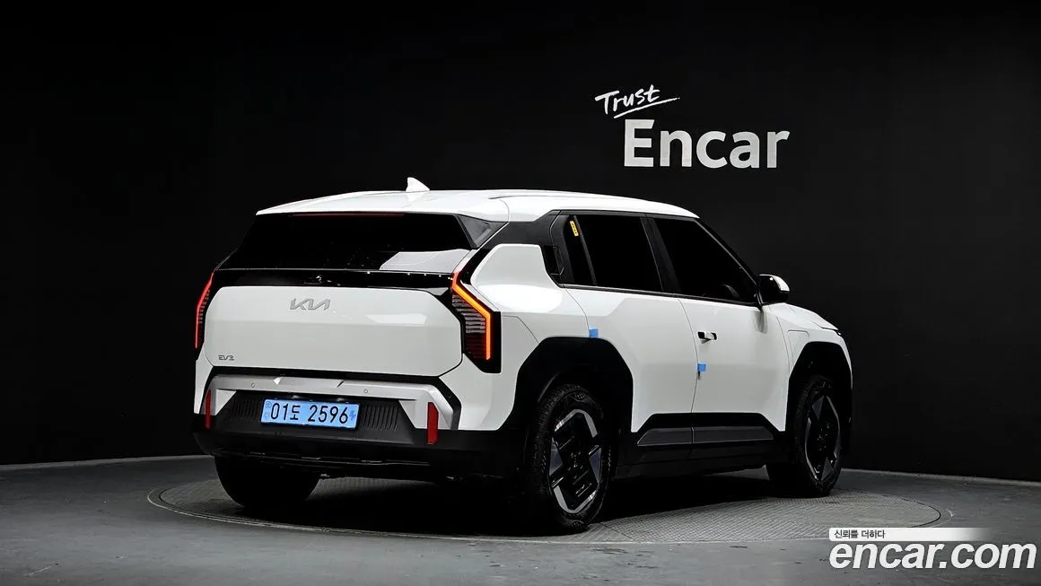 Kia EV3 — фото 2