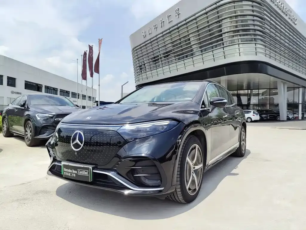 Mercedes-Benz EQS SUV — фото 1