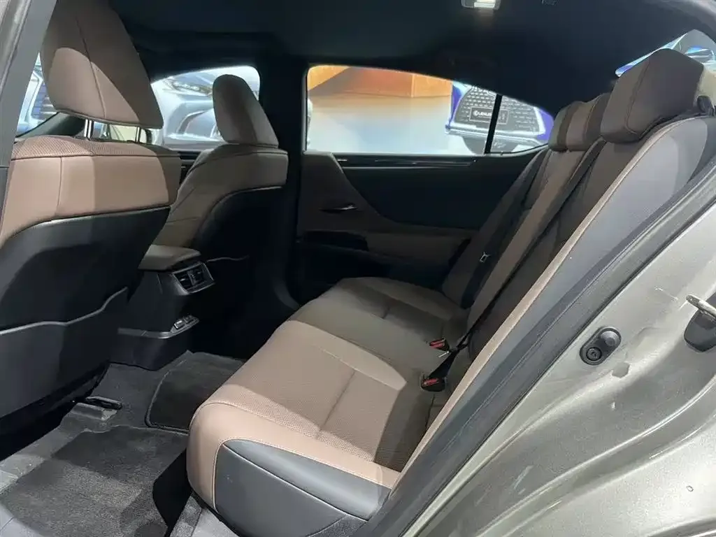 Lexus ES 2024 из CN, фото 5