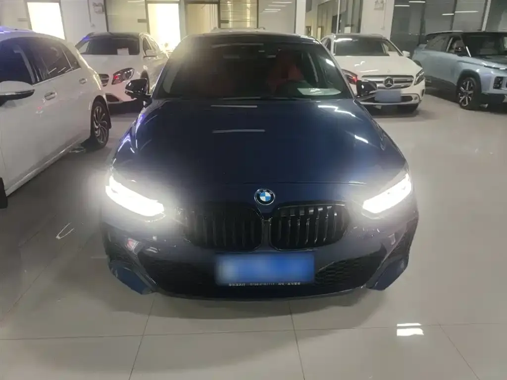 BMW 1 Series 2023 из CN, фото 3
