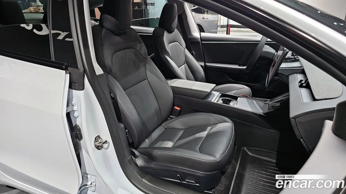 Tesla Model 3 — фото 10