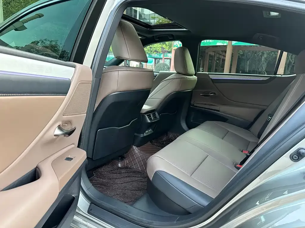 Lexus ES 2025 из CN, фото 9
