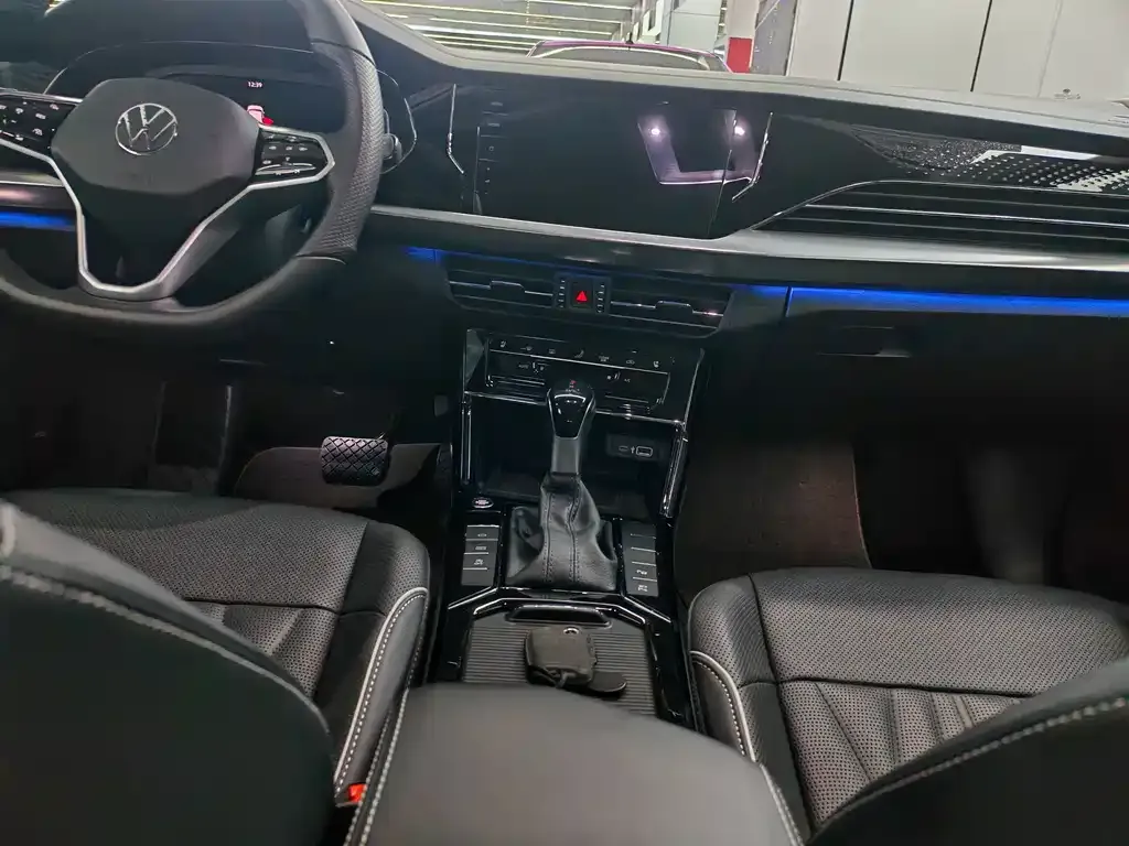 Volkswagen Passat 2022 из CN, фото 6