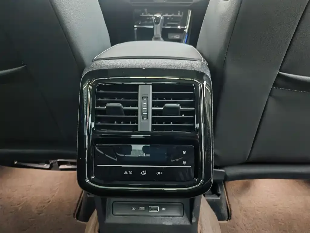 Volkswagen Passat 2022 из CN, фото 8