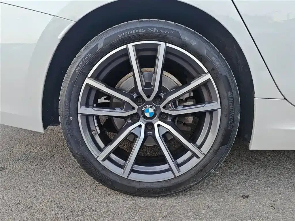 BMW 3 Series 2023 из CN, фото 9