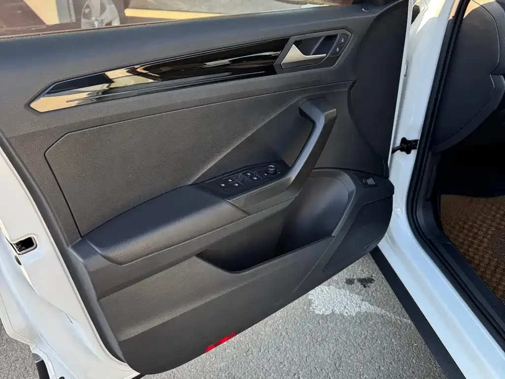 Volkswagen T-Roc 2022 из CN, фото 5