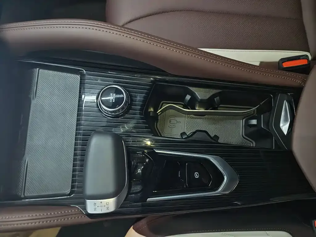 Geely Xingyue L 2024 из CN, фото 7