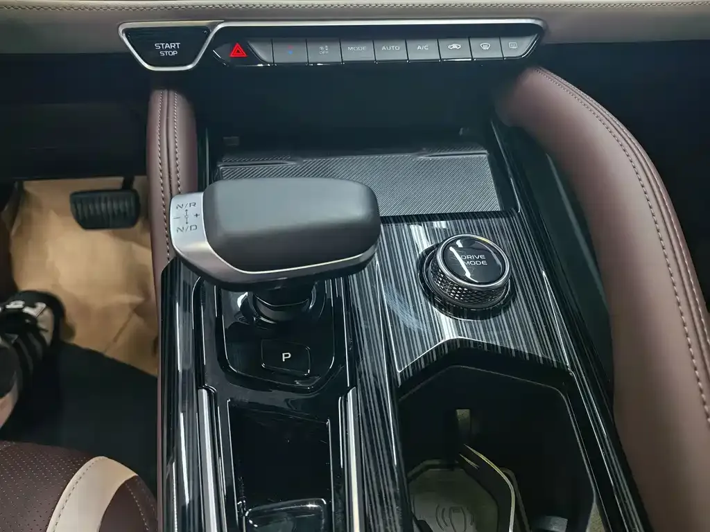 Geely Xingyue L 2024 из CN, фото 9