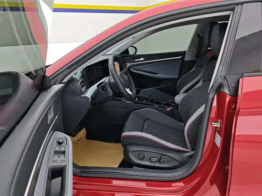 Volkswagen Lamando 2023 из CN, фото 9