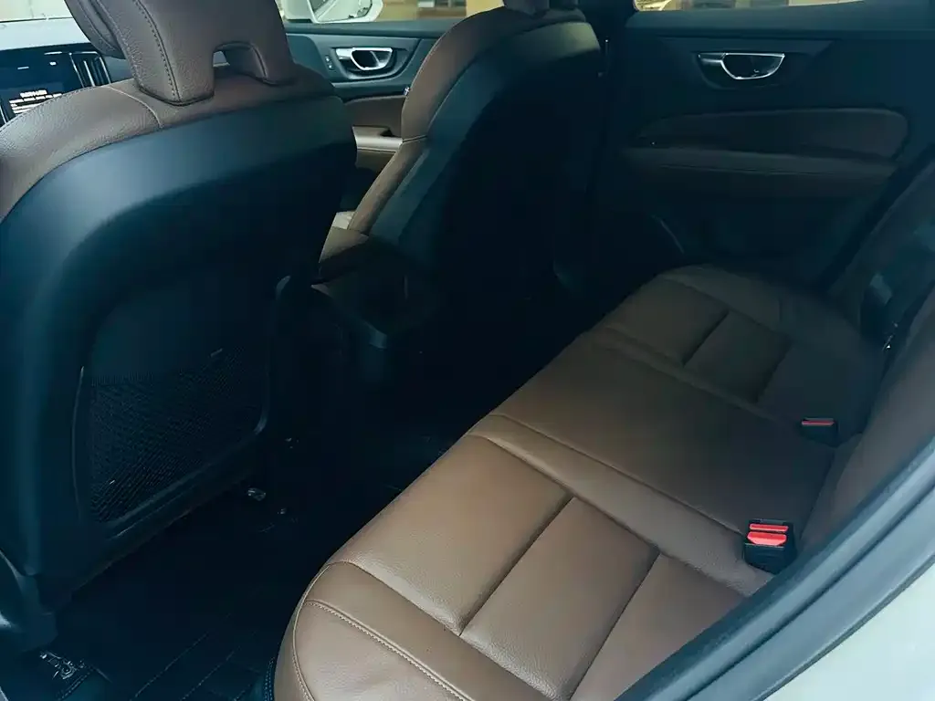 Volvo S60 2024 из CN, фото 6
