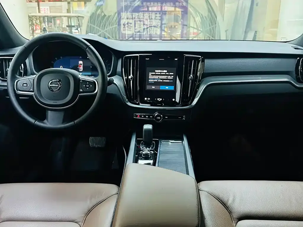 Volvo S60 2024 из CN, фото 7
