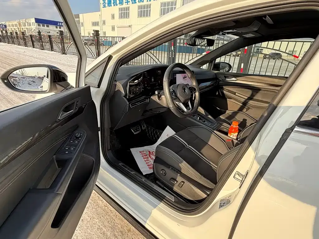 Volkswagen Golf 2021 из CN, фото 10