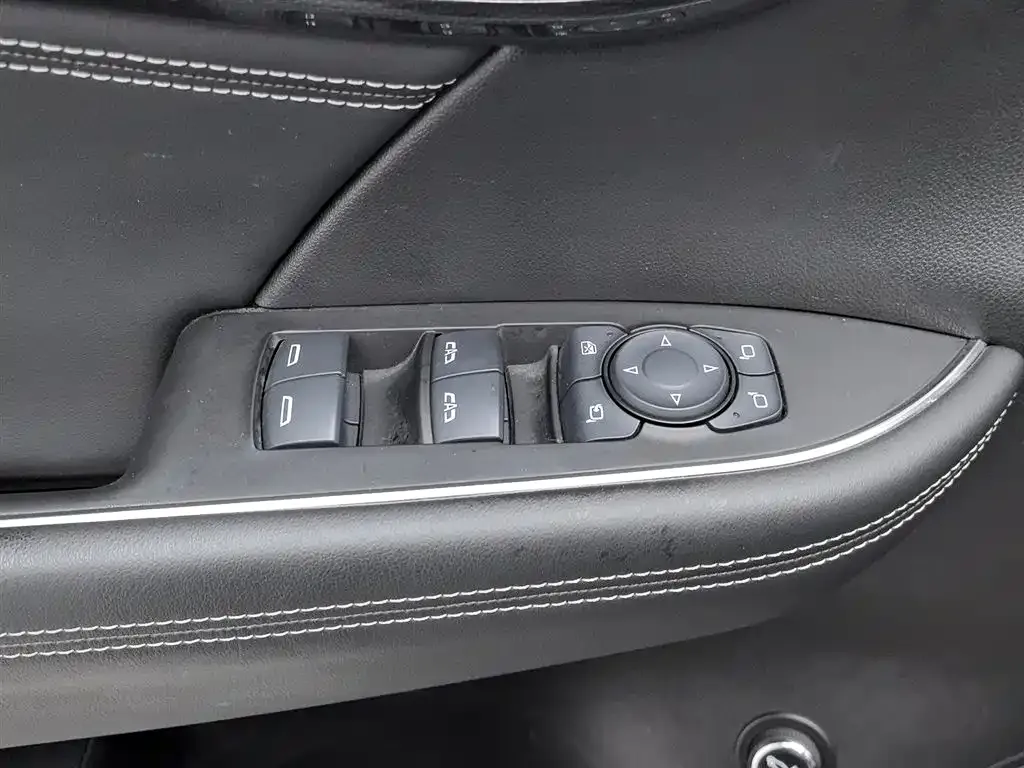 Buick Envision S — фото 9