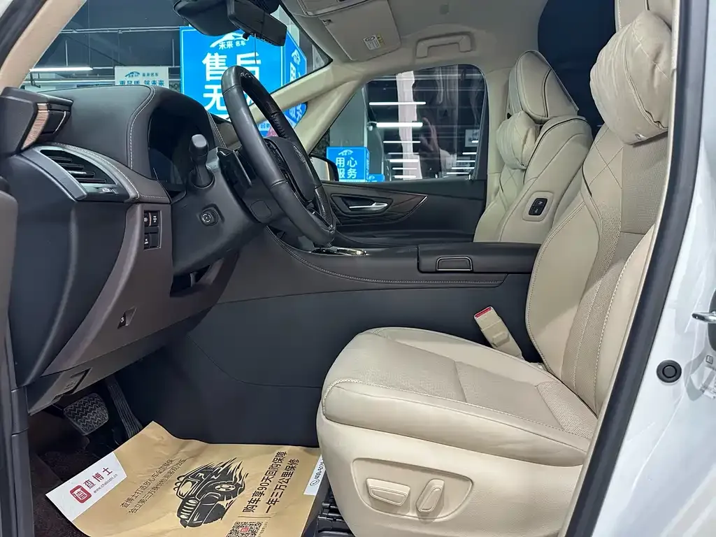 Toyota Alphard — фото 6