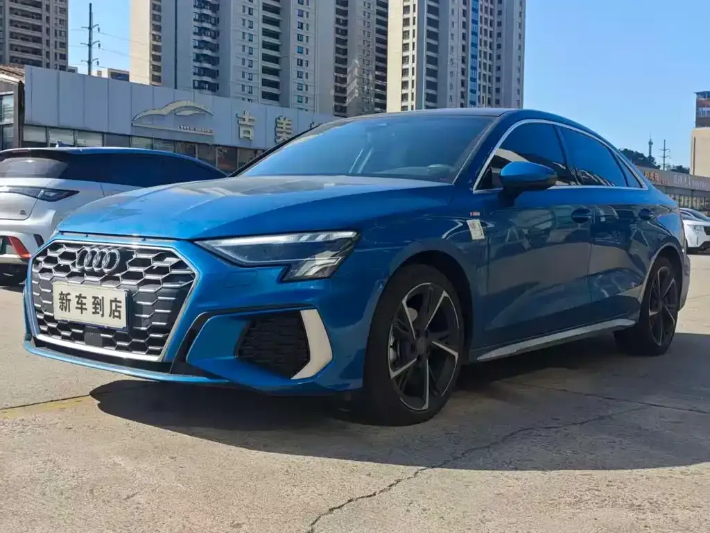 Audi A3 — фото 1
