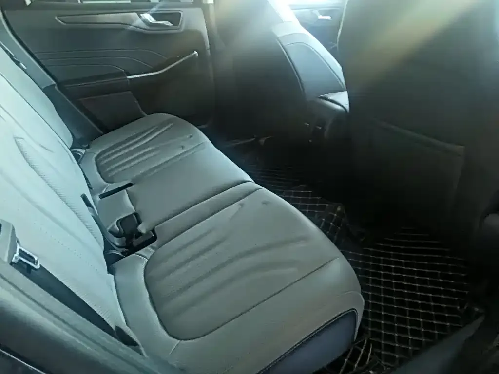 Ford Escape 2021 из CN, фото 5