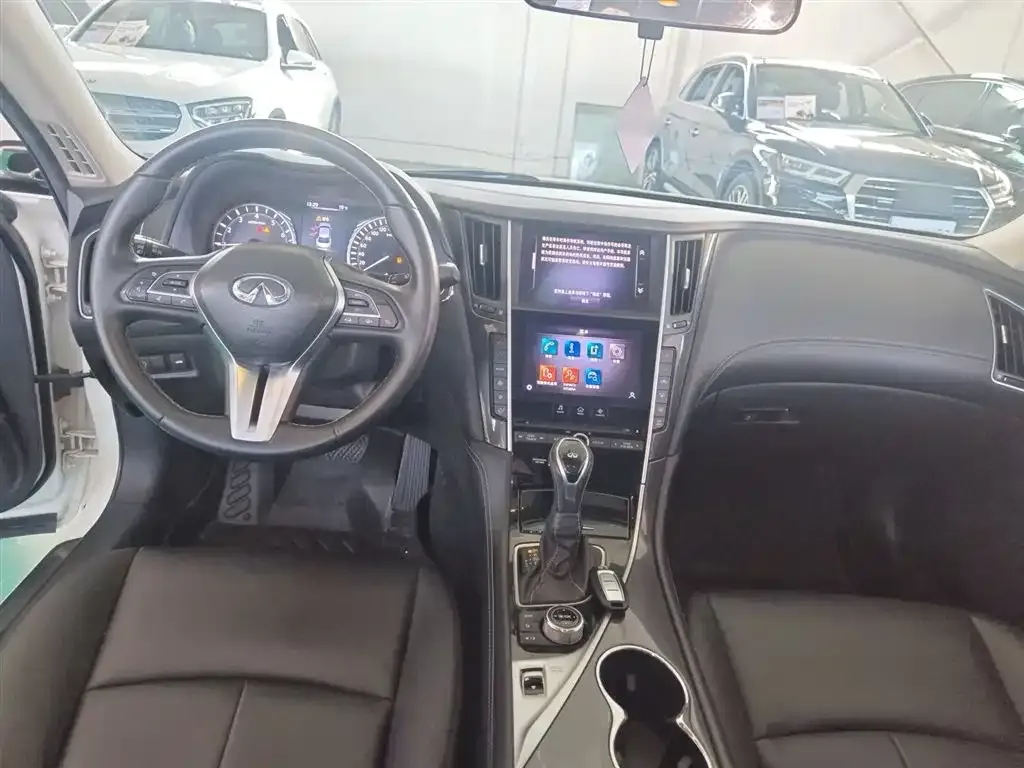 Infiniti Q50L 2021 из CN, фото 10
