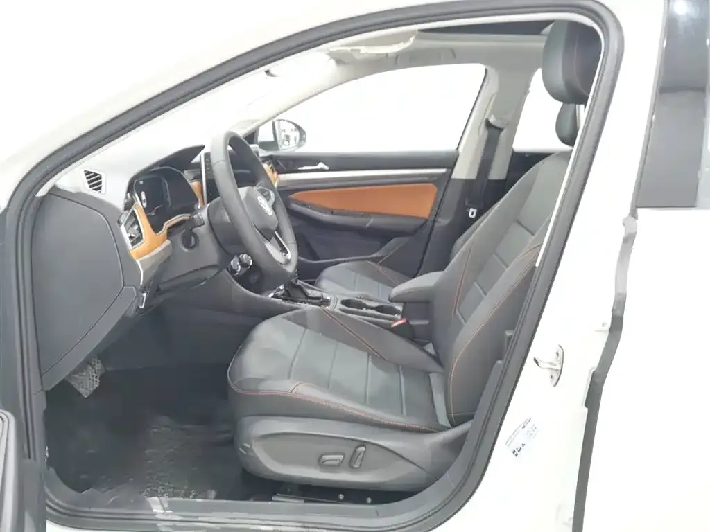 Volkswagen Bora 2023 из CN, фото 10