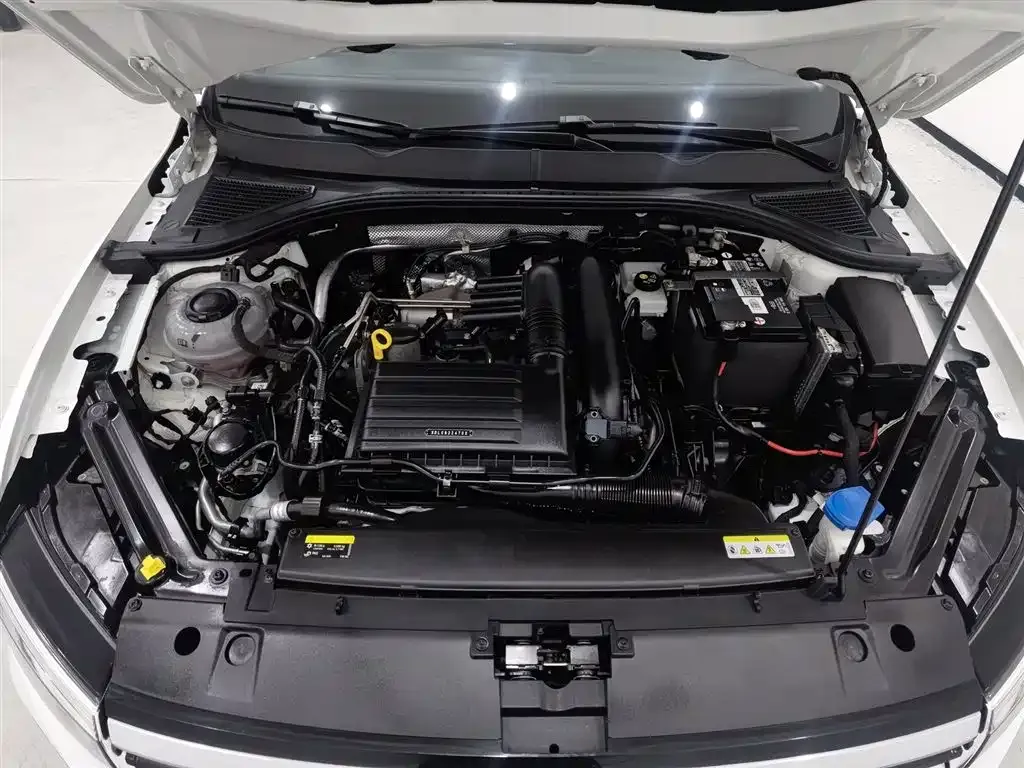 Volkswagen Bora 2023 из CN, фото 6