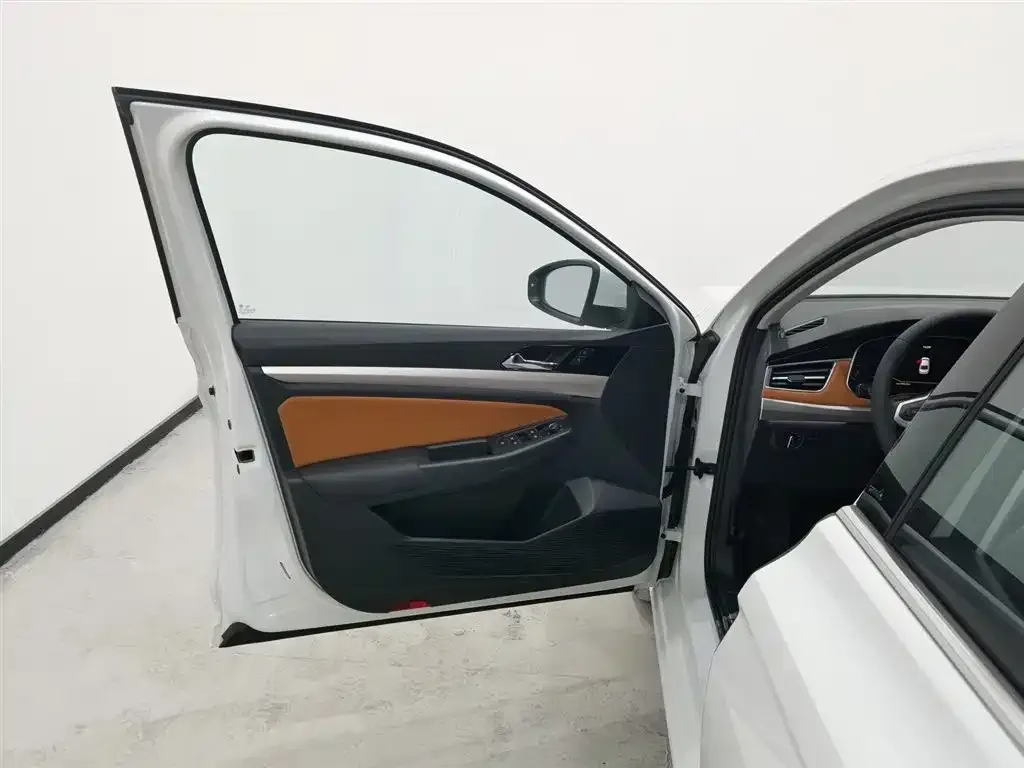 Volkswagen Bora 2023 из CN, фото 8
