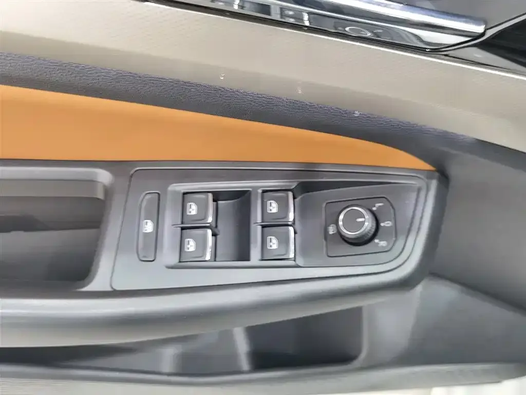 Volkswagen Bora 2023 из CN, фото 9