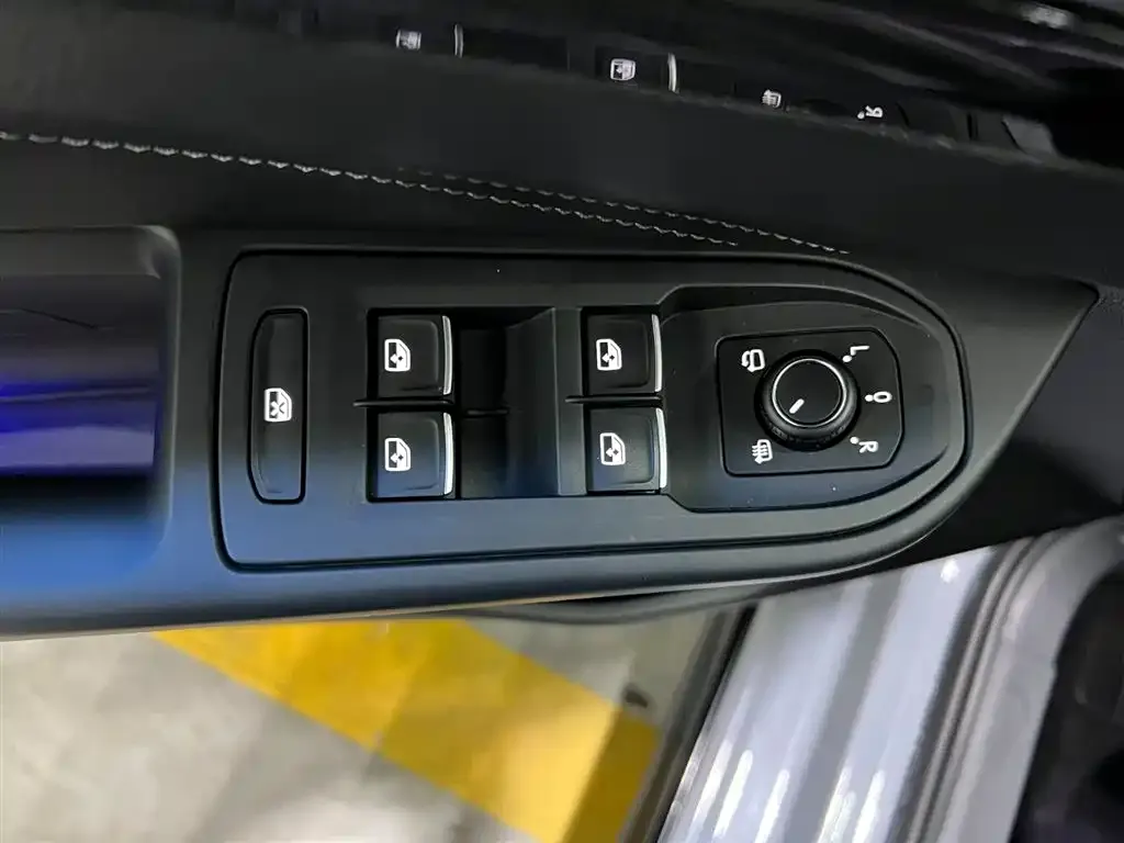 Volkswagen Golf 2021 из CN, фото 10