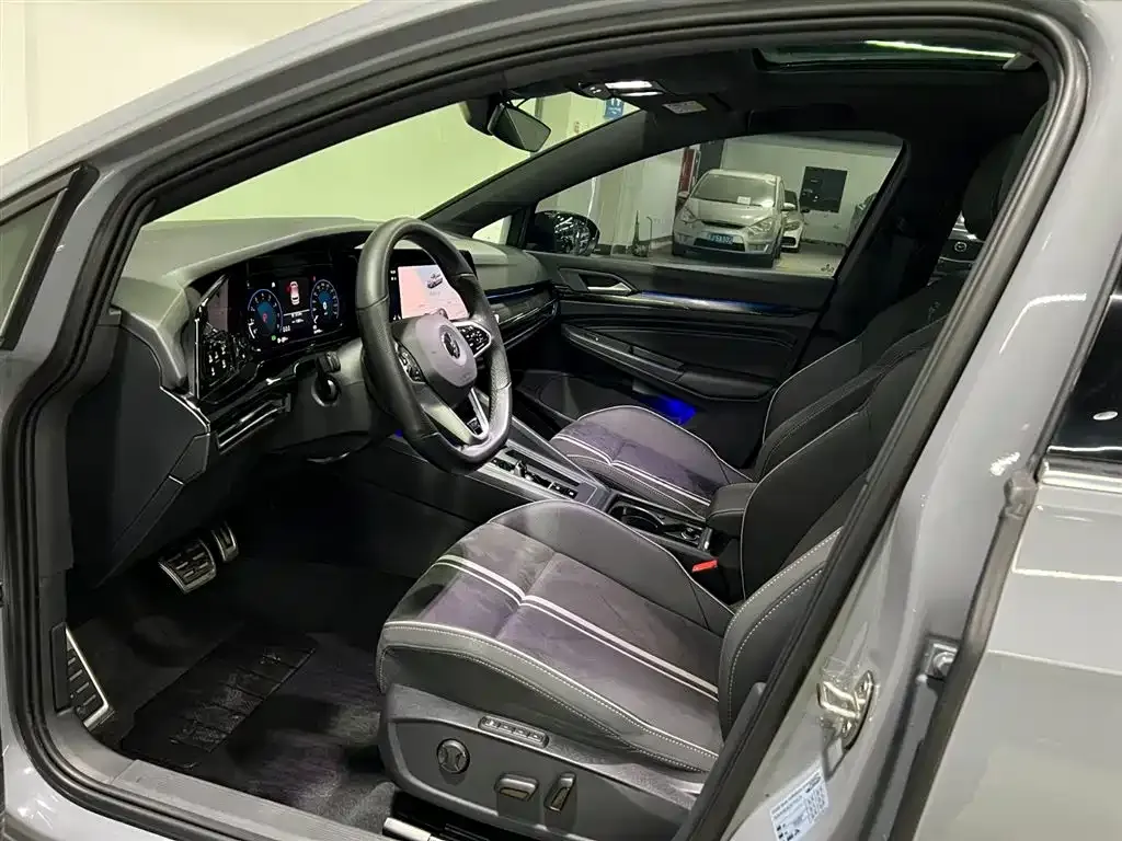 Volkswagen Golf 2021 из CN, фото 8